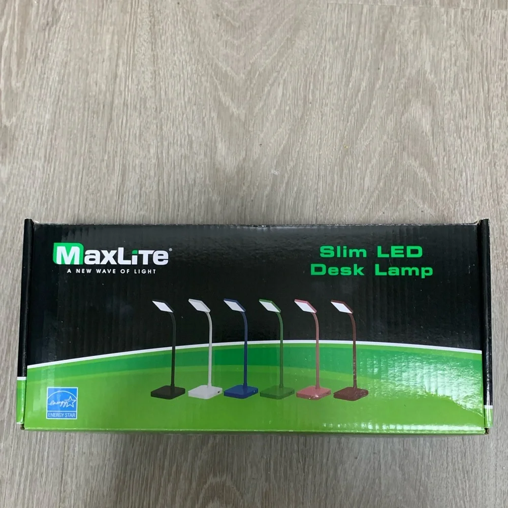 Assorted Of Lamps And One Desk Lamp For Only One Price. Everything Is New In Box